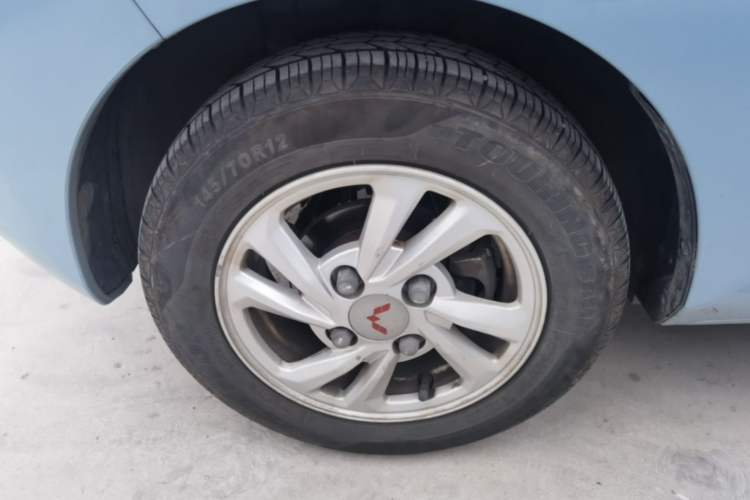 Used Wuling Hongguang MINIEV 2021 Macaron Fashion Model Lithium Iron Phosphate Left Front Wheel Hub