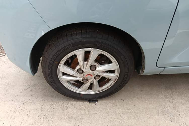 Used Wuling Hongguang MINIEV 2021 Macaron Fashion Model Lithium Iron Phosphate Left Front Wheel Hub