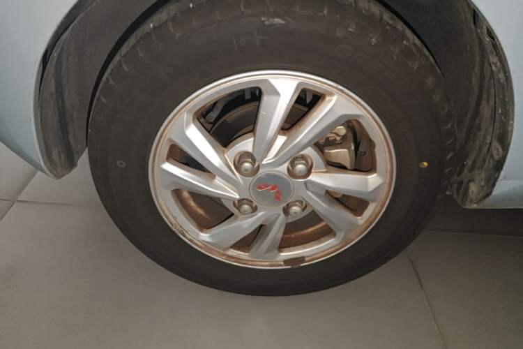 Used Wuling Hongguang MINIEV 2021 Macaron Premium Model – Lithium Iron Phosphate Left Front Wheel Hub