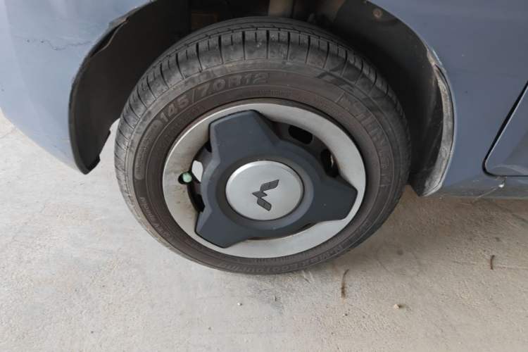 Used Wuling Hongguang MINIEV 2021 Macaron Fashion Model Lithium Iron Phosphate Left Front Wheel Hub