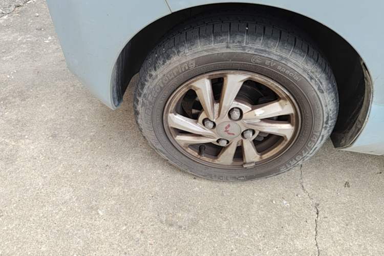 Used Wuling Hongguang MINIEV 2021 Macaron Premium Model – Lithium Iron Phosphate Left Front Wheel Hub
