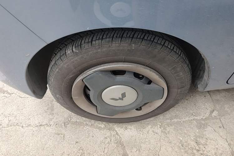 Used Wuling Hongguang MINIEV 2021 Macaron Premium Model – Lithium Iron Phosphate Left Front Wheel Hub