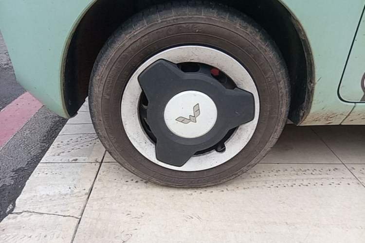Used Wuling Hongguang MINIEV 2021 Macaron Premium Model – Lithium Iron Phosphate Left Front Wheel Hub
