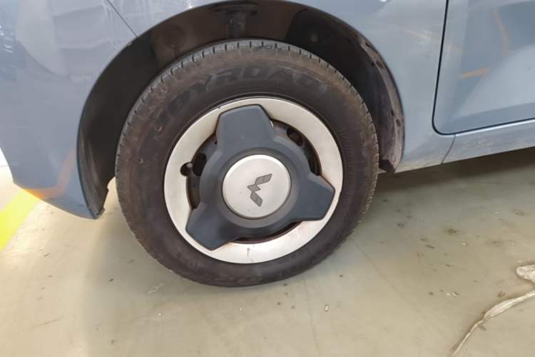 Used Wuling Hongguang MINIEV 2021 Macaron Premium Model – Lithium Iron Phosphate Left Front Wheel Hub