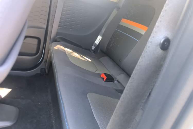 Used Wuling Hongguang MINIEV 2021 Macaron Fashion Model Lithium Iron Phosphate Left Rear Seat