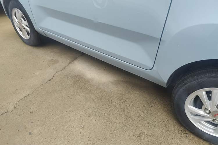 Used Wuling Hongguang MINIEV 2021 Macaron Fashion Model Lithium Iron Phosphate Left Side Sill