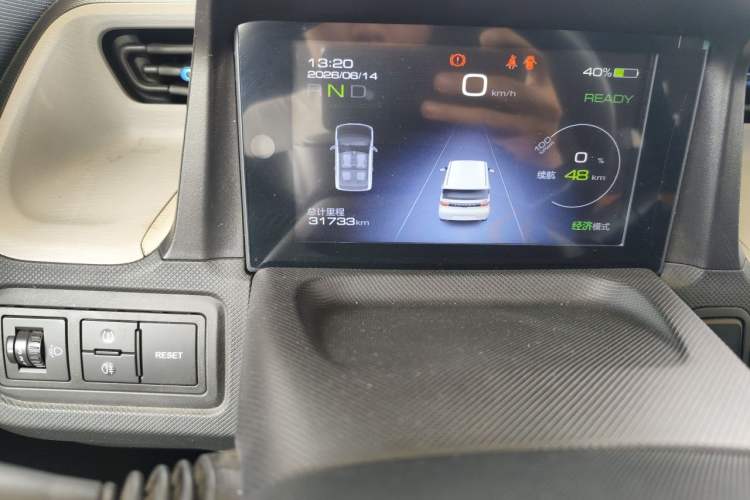 Used Wuling Hongguang MINIEV 2021 Macaron Fashion Model Lithium Iron Phosphate Odometer Close Up