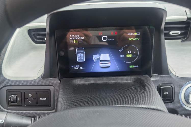 Used Wuling Hongguang MINIEV 2021 Macaron Premium Model – Lithium Iron Phosphate Odometer Close Up