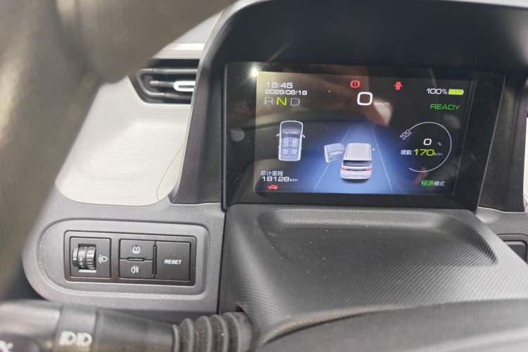 Used Wuling Hongguang MINIEV 2021 Macaron Premium Model – Lithium Iron Phosphate Odometer Close Up
