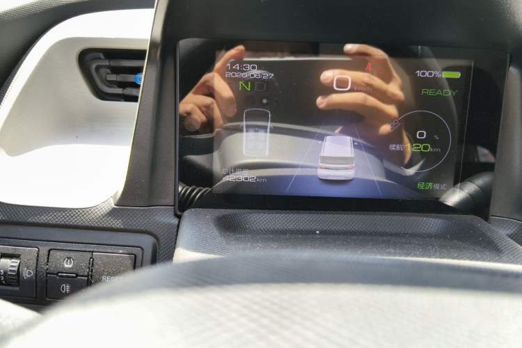 Used Wuling Hongguang MINIEV 2021 Macaron Fashion Edition Lithium-Ion Battery Odometer Close Up
