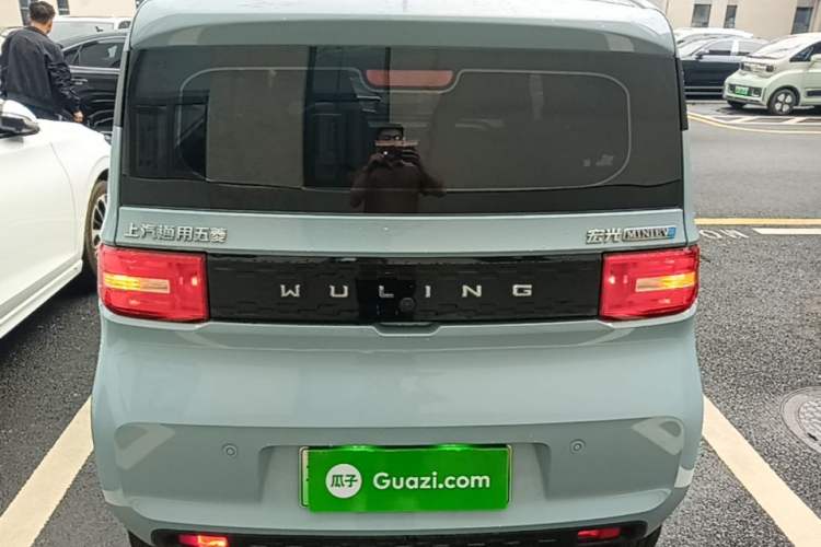 Used Wuling Hongguang MINIEV 2021 Macaron Sandwich Model 120 km Lithium Iron Phosphate Rear