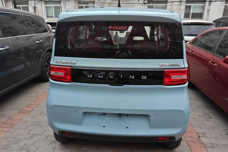 Used Wuling Hongguang MINIEV 2021 Macaron Sandwich Model 170 km Lithium Ternary Rear
