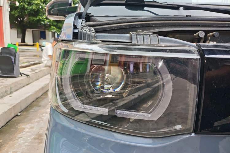 Used Wuling Hongguang MINIEV 2021 Macaron Premium Model – Lithium Iron Phosphate Right Front Headlight