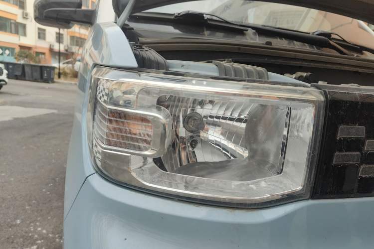 Used Wuling Hongguang MINIEV 2021 Macaron Fashion Edition Lithium-Ion Battery Right Front Headlight