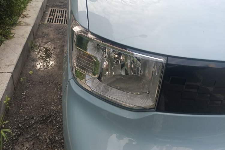 Used Wuling Hongguang MINIEV 2021 Macaron Premium Model – Lithium Iron Phosphate Right Front Headlight