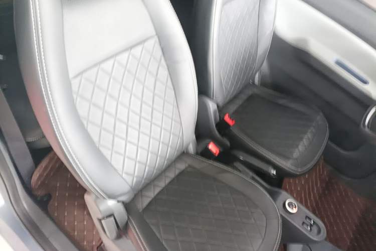 Used Wuling Hongguang MINIEV 2021 Macaron Premium Model – Lithium Iron Phosphate Right Front Seat