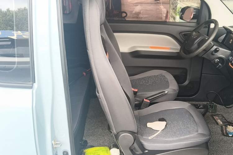 Used Wuling Hongguang MINIEV 2021 Macaron Premium Model – Lithium Iron Phosphate Right Front Seat