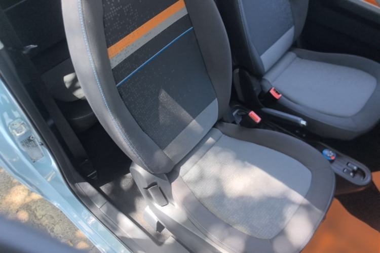 Used Wuling Hongguang MINIEV 2021 Macaron Fashion Model Lithium Iron Phosphate Right Front Seat