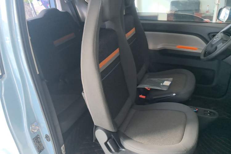 Used Wuling Hongguang MINIEV 2021 Macaron Fashion Model Lithium Iron Phosphate Right Front Seat