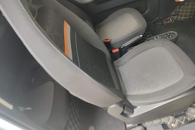 Used Wuling Hongguang MINIEV 2021 Macaron Fashion Model Lithium Iron Phosphate Right Front Seat