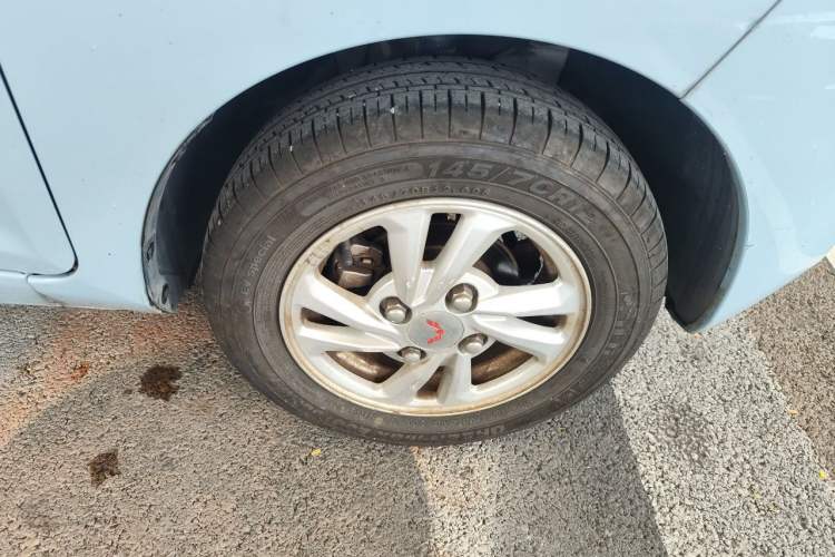 Used Wuling Hongguang MINIEV 2021 Macaron Fashion Model Lithium Iron Phosphate Right Front Wheel Hub