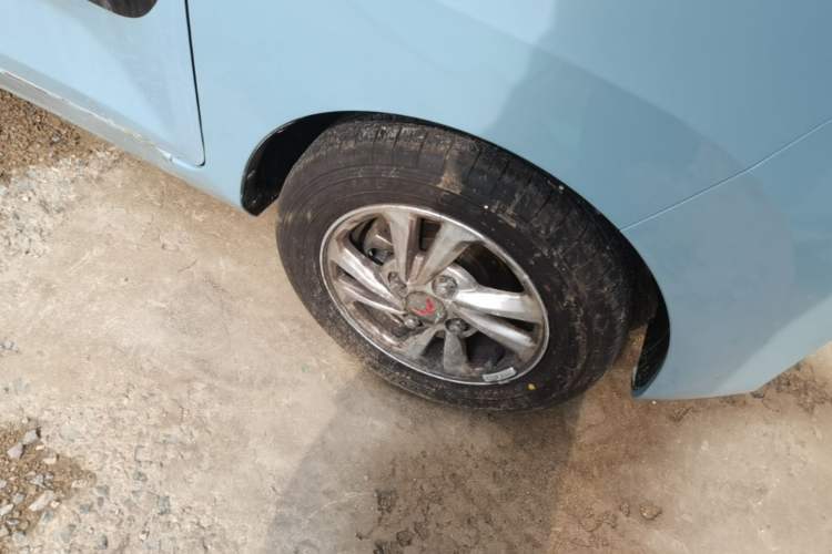 Used Wuling Hongguang MINIEV 2021 Macaron Premium Model – Lithium Iron Phosphate Right Front Wheel Hub