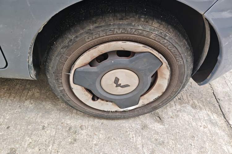 Used Wuling Hongguang MINIEV 2021 Macaron Premium Model – Lithium Iron Phosphate Right Front Wheel Hub