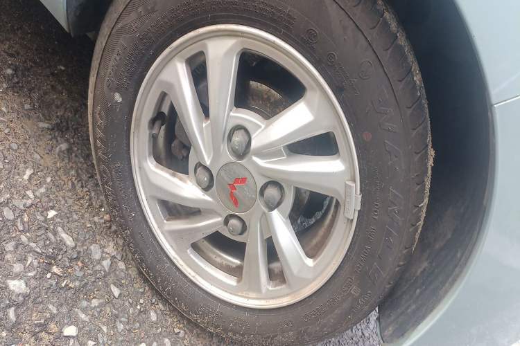 Used Wuling Hongguang MINIEV 2021 Macaron Premium Model – Lithium Iron Phosphate Right Front Wheel Hub