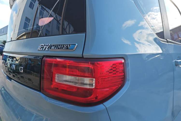 Used Wuling Hongguang MINIEV 2021 Macaron Fashion Model Lithium Iron Phosphate Right Rear Taillight