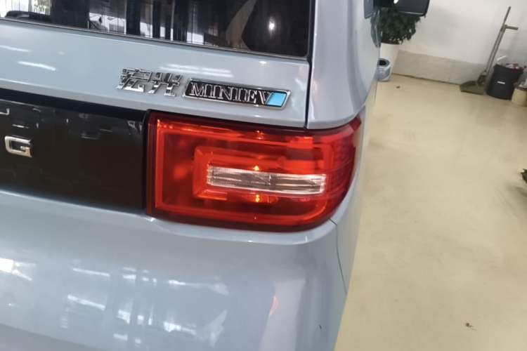 Used Wuling Hongguang MINIEV 2021 Macaron Fashion Model Lithium Iron Phosphate Right Rear Taillight