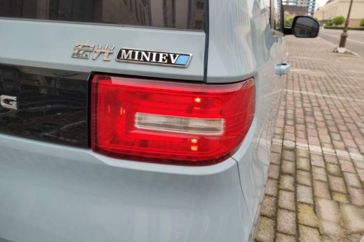 Used Wuling Hongguang MINIEV 2021 Macaron Premium Model – Lithium-NMC Right Rear Taillight