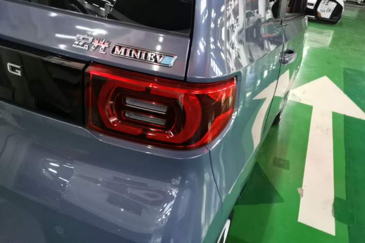 Used Wuling Hongguang MINIEV 2021 Macaron Premium Model – Lithium Iron Phosphate Right Rear Taillight