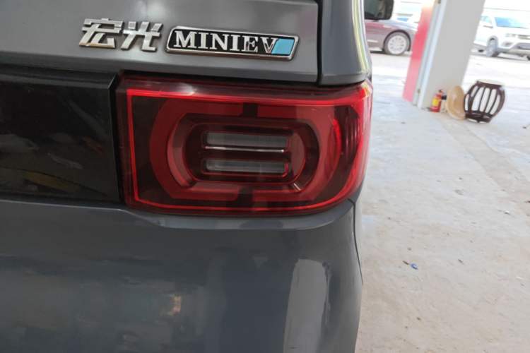 Used Wuling Hongguang MINIEV 2021 Macaron Fashion Model Lithium Iron Phosphate Right Rear Taillight