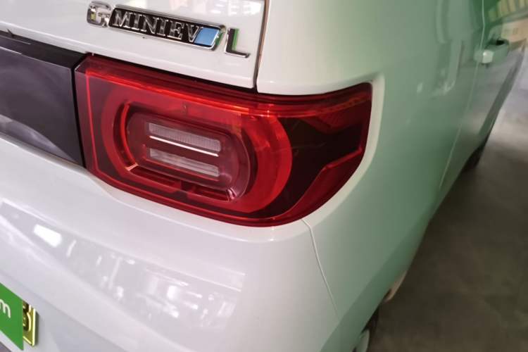 Used Wuling Hongguang MINIEV 2021 Macaron Premium Model – Lithium Iron Phosphate Right Rear Taillight