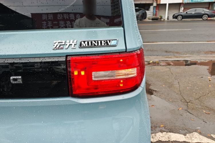 Used Wuling Hongguang MINIEV 2021 Macaron Fashion Edition Lithium-Ion Battery Right Rear Taillight