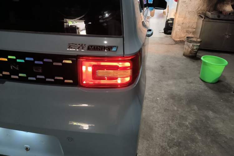 Used Wuling Hongguang MINIEV 2021 Macaron Premium Model – Lithium Iron Phosphate Right Rear Taillight