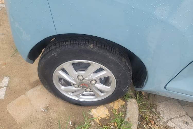 Used Wuling Hongguang MINIEV 2021 Macaron Premium Model – Lithium Iron Phosphate Right Rear Wheel Hub