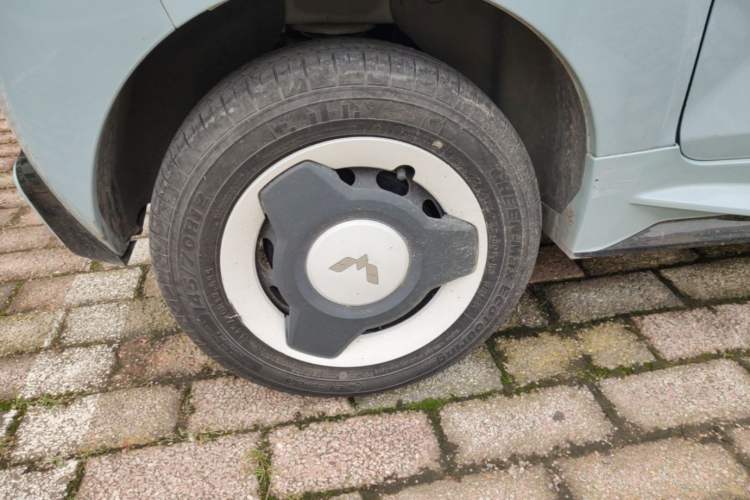 Used Wuling Hongguang MINIEV 2021 Macaron Premium Model – Lithium-NMC Right Rear Wheel Hub