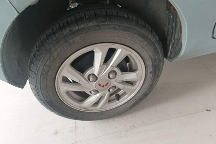 Used Wuling Hongguang MINIEV 2021 Macaron Premium Model – Lithium Iron Phosphate Right Rear Wheel Hub