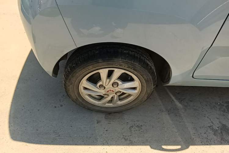 Used Wuling Hongguang MINIEV 2021 Macaron Fashion Model Lithium Iron Phosphate Right Rear Wheel Hub