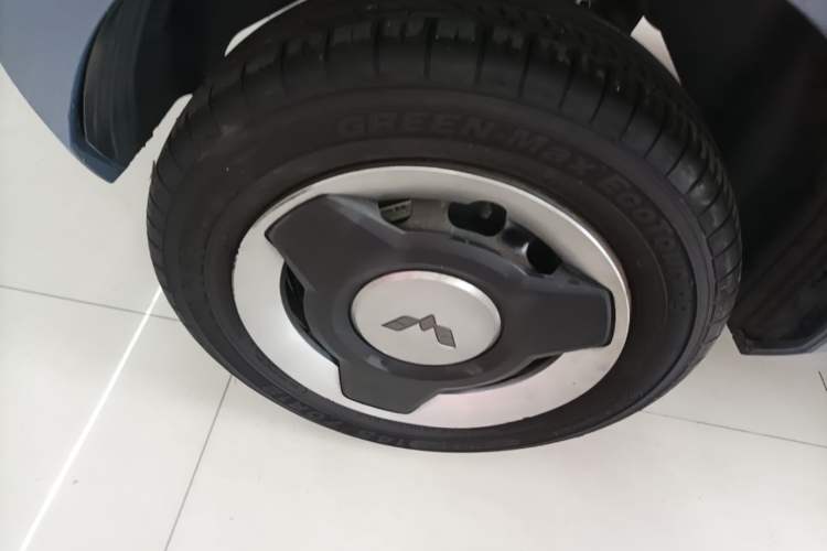 Used Wuling Hongguang MINIEV 2021 Macaron Premium Model – Lithium Iron Phosphate Right Rear Wheel Hub