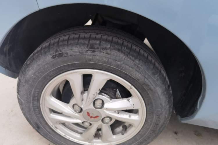 Used Wuling Hongguang MINIEV 2021 Macaron Fashion Model Lithium Iron Phosphate Right Rear Wheel Hub