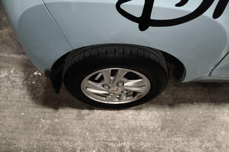 Used Wuling Hongguang MINIEV 2021 Macaron Premium Model – Lithium Iron Phosphate Right Rear Wheel Hub