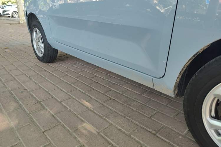 Used Wuling Hongguang MINIEV 2021 Macaron Premium Model – Lithium Iron Phosphate Right Side Sill