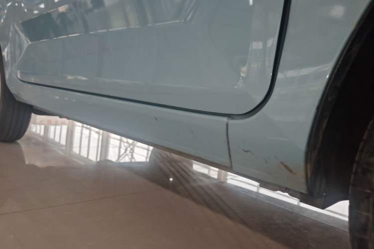 Used Wuling Hongguang MINIEV 2021 Macaron Fashion Model Lithium Iron Phosphate Right Side Sill