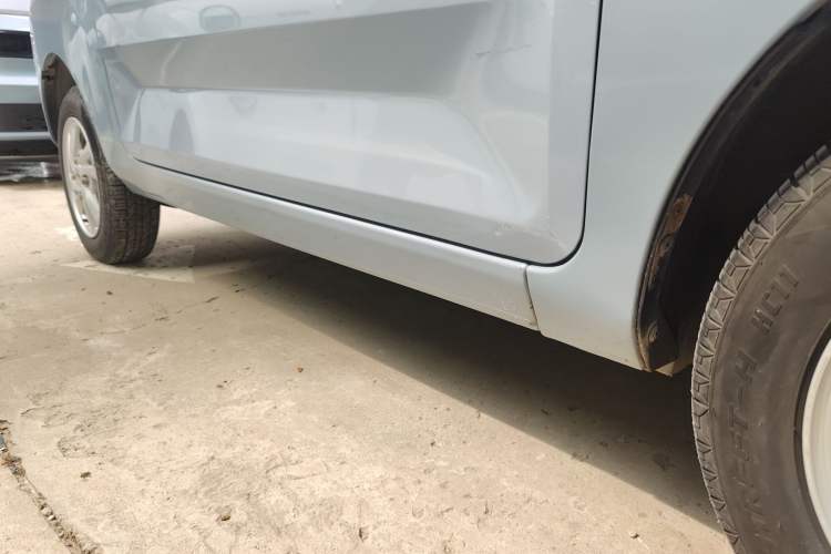 Used Wuling Hongguang MINIEV 2021 Macaron Fashion Model Lithium Iron Phosphate Right Side Sill