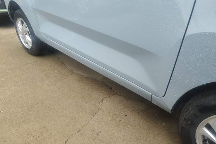 Used Wuling Hongguang MINIEV 2021 Macaron Fashion Model Lithium Iron Phosphate Right Side Sill