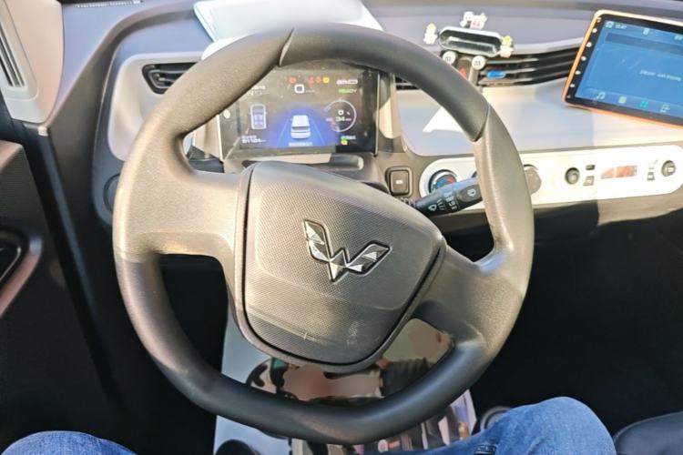 Used Wuling Hongguang MINIEV 2021 Macaron Premium Model – Lithium Iron Phosphate Steering Wheel
