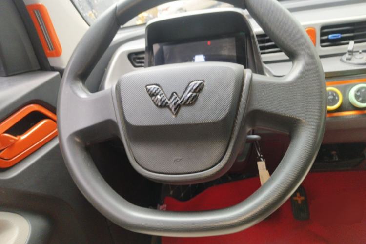 Used Wuling Hongguang MINIEV 2021 Macaron Fashion Edition Lithium-Ion Battery Steering Wheel