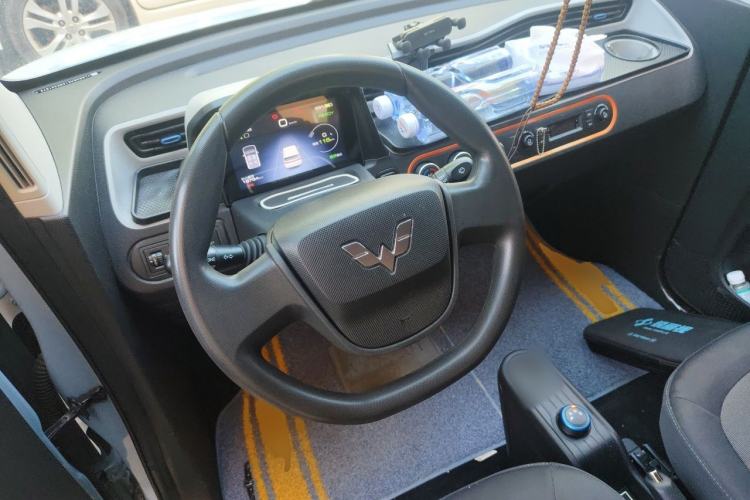 Used Wuling Hongguang MINIEV 2021 Macaron Premium Model – Lithium-NMC Steering Wheel